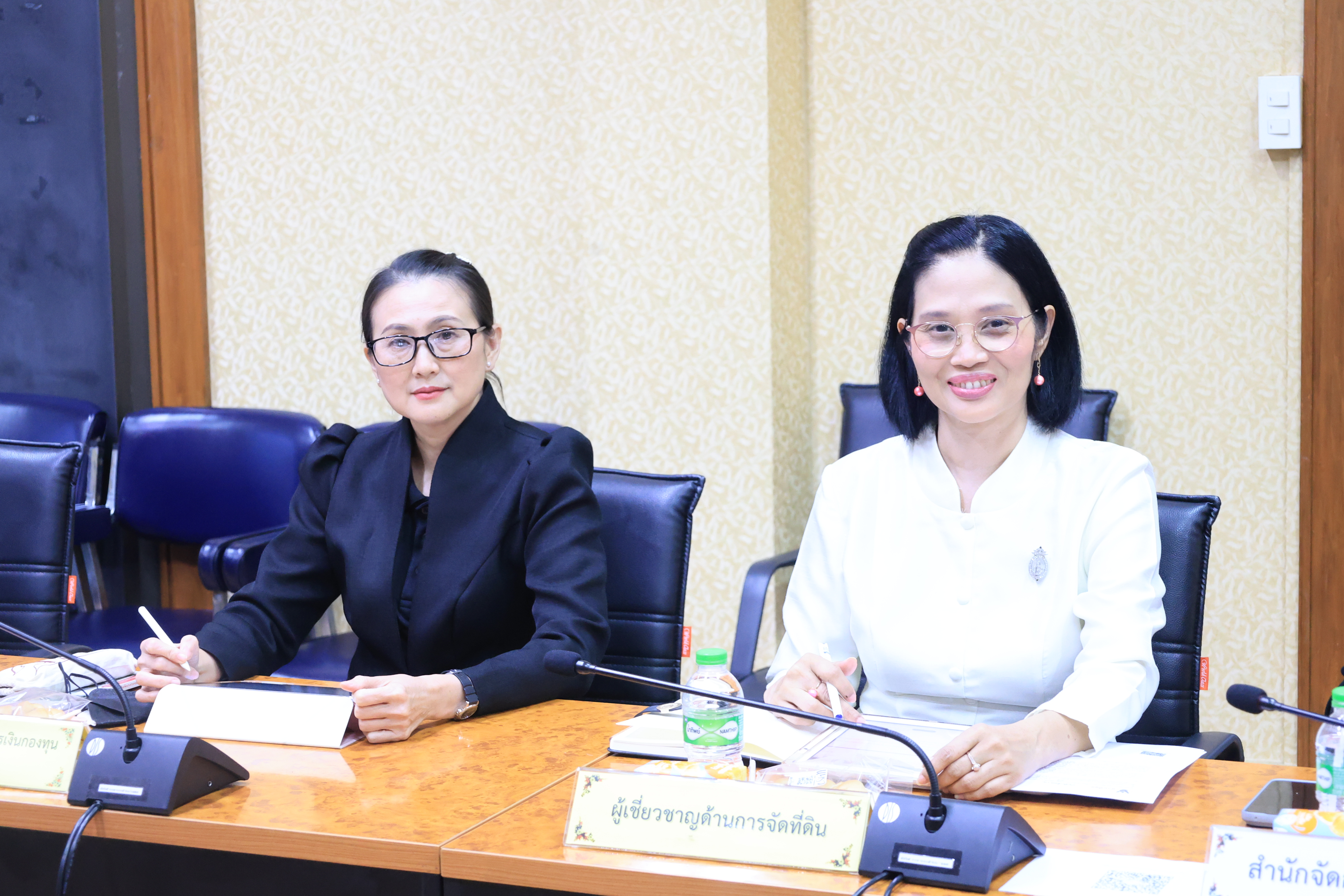 title - ประชุมคณะทำงานขับเคลื่อนการปฏิบัติตามพระราชบัญญัติการอำนวยความสะดวกในการพิจารณาอนุญาตและการให้บริการแก่ประชาชน พ.ศ. 2569 ครั้งที่ 1/2569 พร้อมประชุมผ่านระบบออนไลน์ GDCC Space Plus